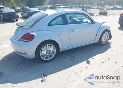 2018 Volkswagen Beetle 2.0T Se z USA, uszkodzony, nr VIN 3VWJD7AT3JM726599